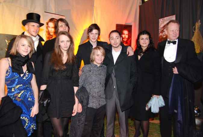 Megan Everett with her family. parents, kids